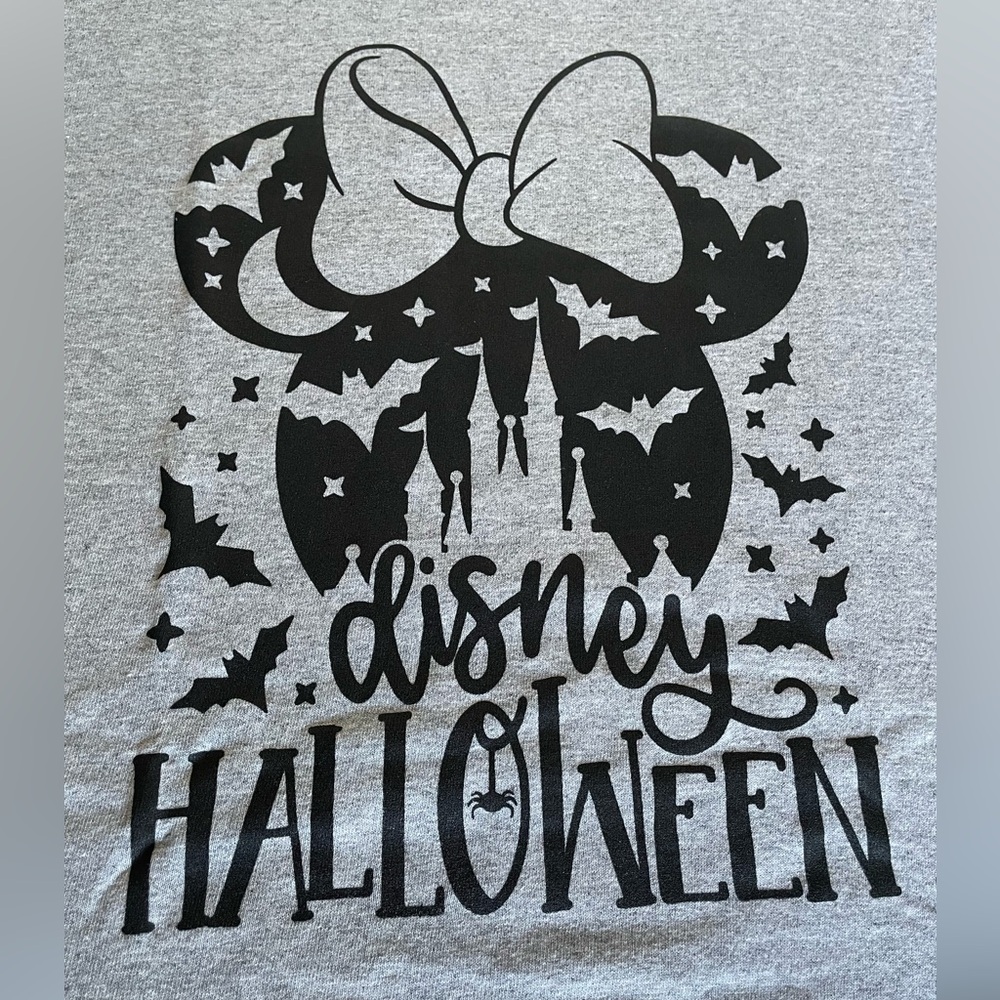 Disney Halloween Women’s Short Sleeve T-Shirt. Gray With Black Print. XL. NWOT